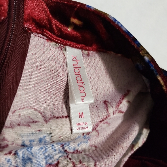 Red Floral Dress Silk Velvet Soft Size Medium - Picture 6 of 8